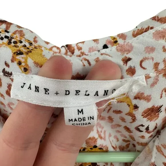 Jane and Delancey Size Medium Short Sleeve Button Up Blouse‎ Top Shirt Leopard - Picture 4 of 5